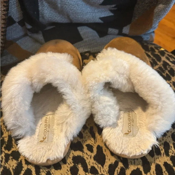 Koolaburra by Ugg Tan Suede Slippers - Picture 3 of 6